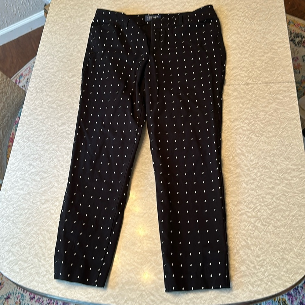 Old Navy Pixie Pants- Black w/ White Diamonds. Size 10 Regular.